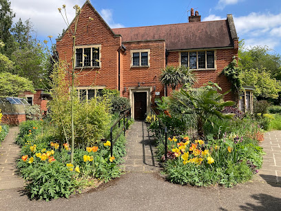 Cheslyn House & Gardens, London