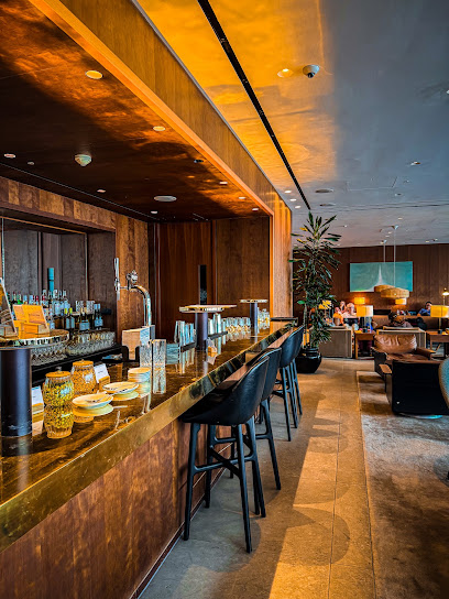 Cathay Pacific Lounge, London