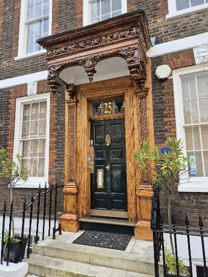 Statue of Queen Anne, Queen Anne's Gate, London