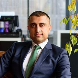 Mr Vivek Gulati - Consultant Orthopaedic Hip and Knee Surgeon, London