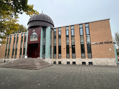 Baitul Aziz Islamic Cultural Centre, London