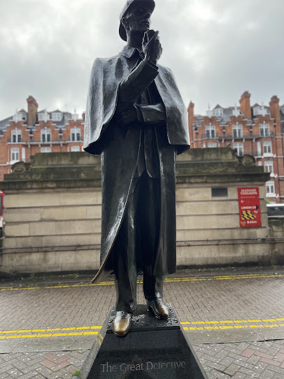 Sherlock Holmes Statue, London